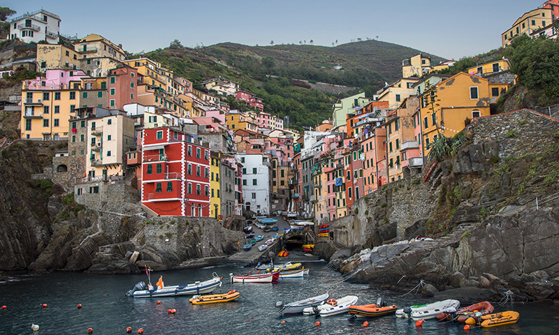 Riomaggiore-Coast-Scene